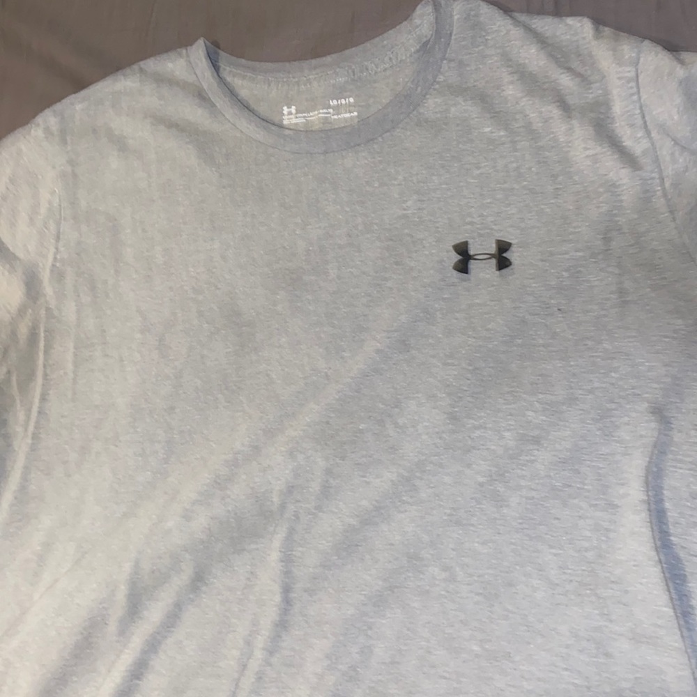 Under Armour Gray Short Sleeve Shirt